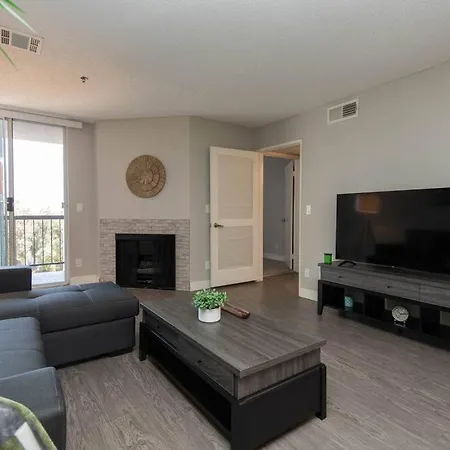 Hollywood 1Bed Apt W Rooftop Pool & Panoramic View